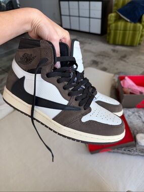 NOT Air Jordan 1 High OG "Travis Scott" - Mocha